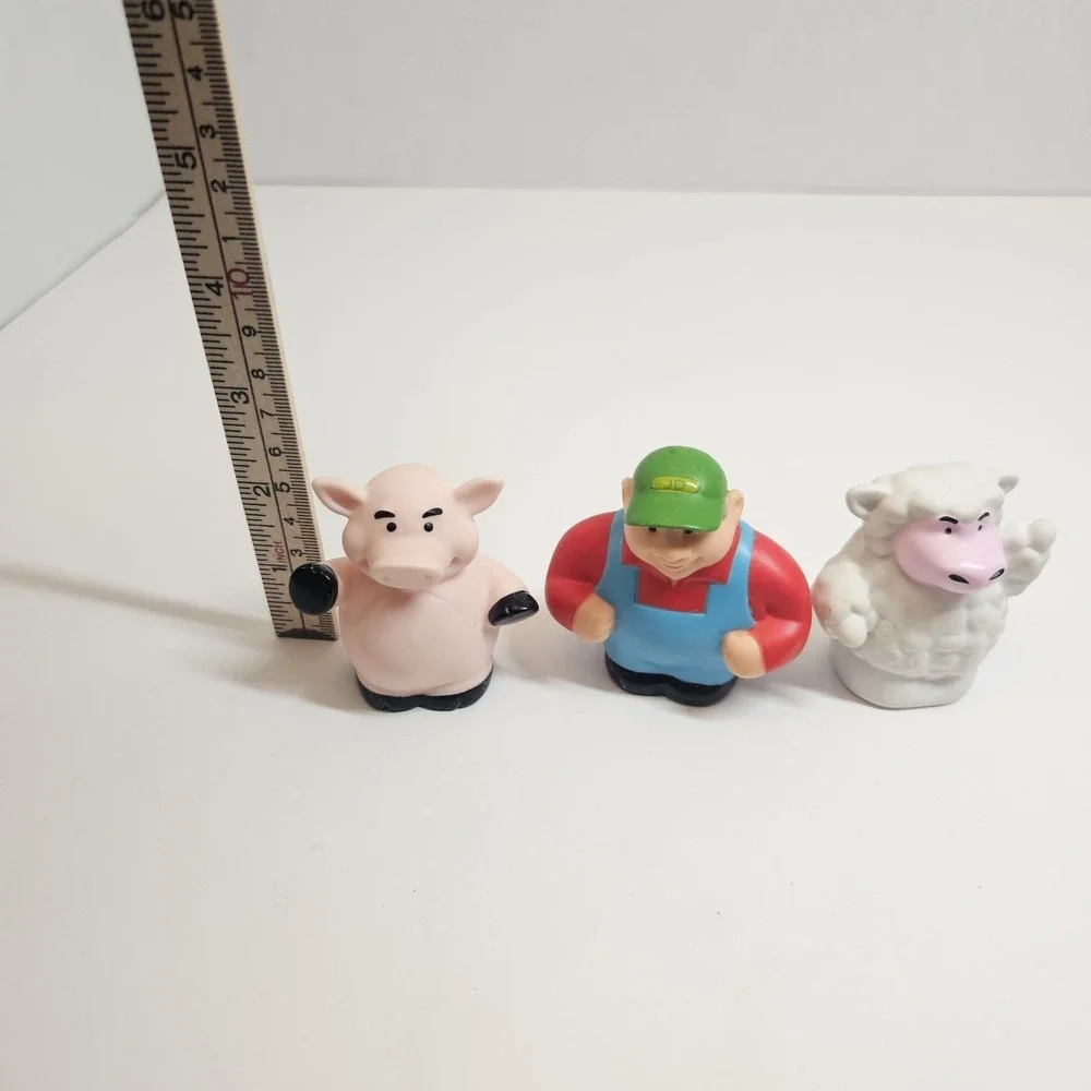 Tomy  3 Piece‎ Replacement Figures for John Deere hayride Toy